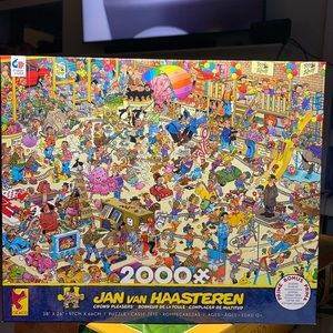 Jan van Haasteren 2000 pc “Crowd Pleasers” puzzle